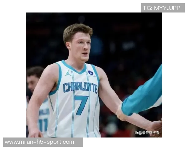 克尼佩尔半场表现出色砍下16分却因崴脚提前离场令人惋惜